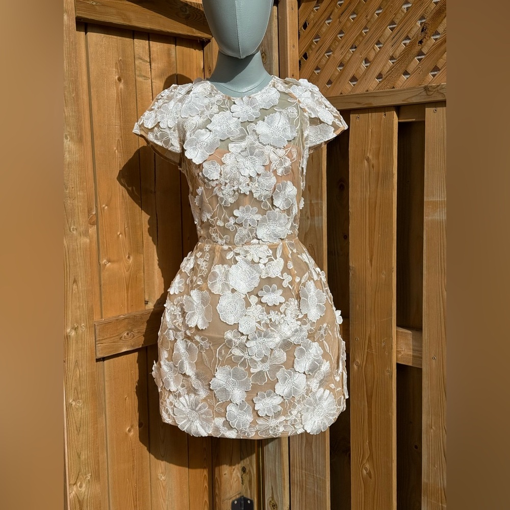 🆕 BRONX & BANCO 🧿 NWOT Jasmine Capsleeve White Floral Mini Dress, Sz S US 4 - Picture 7 of 16